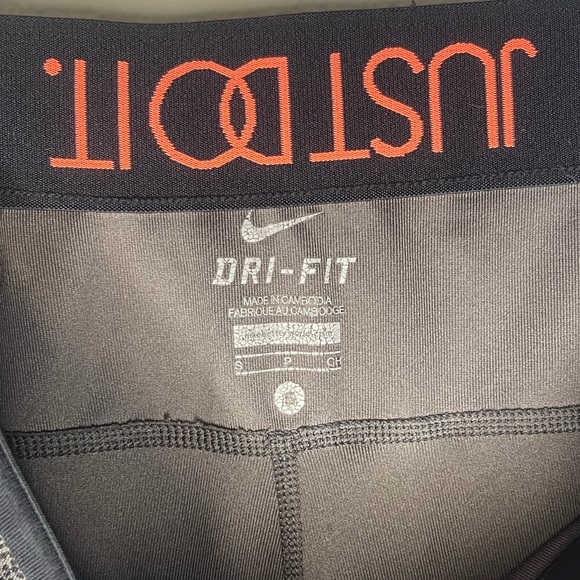 Nike Dri-Fit Capri Leggings with Drawstring - Picture 3 of 3